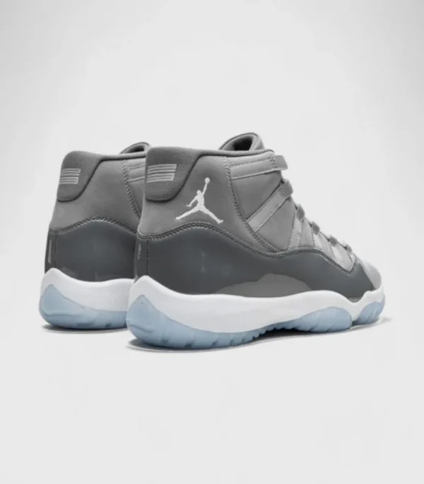 'Cool Grey 2021'