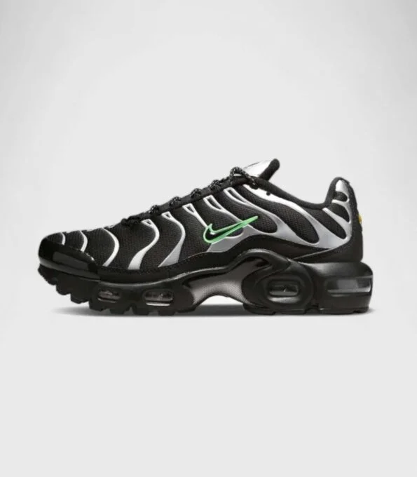 'Black Silver Green Strike'