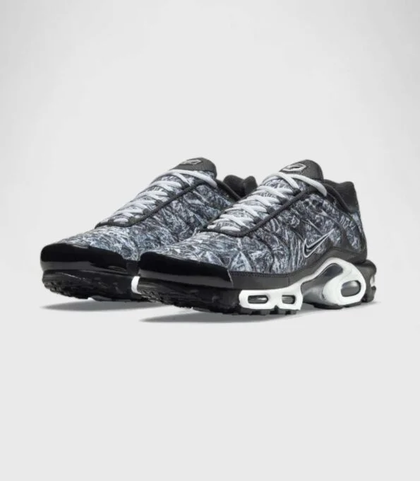 'Dark Smoke Grey'