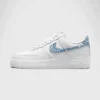 '07 Essential White Worn Blue Paisley'