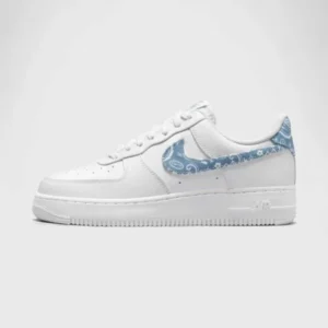 '07 Essential White Worn Blue Paisley'