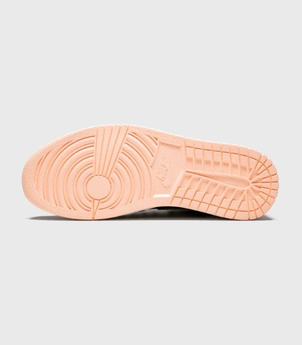 'Black Crimson Tint'