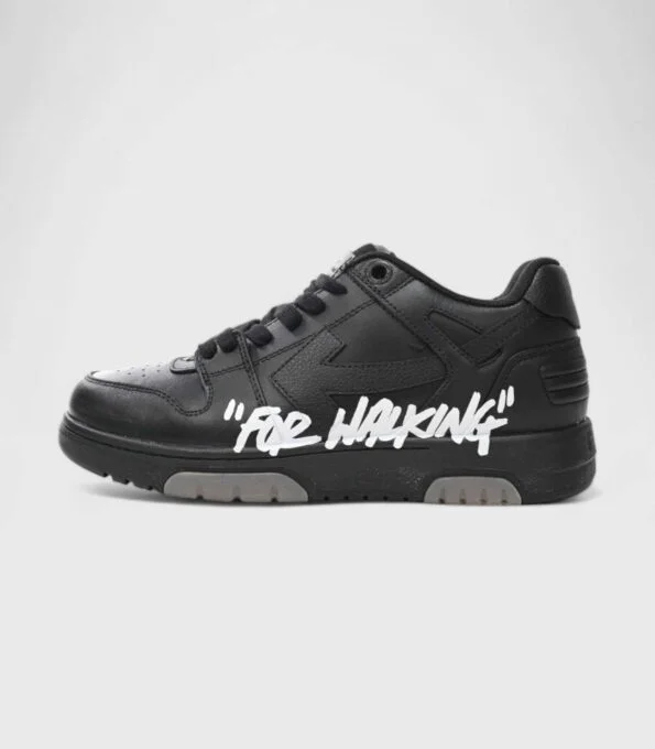 'For Walking Total Black'