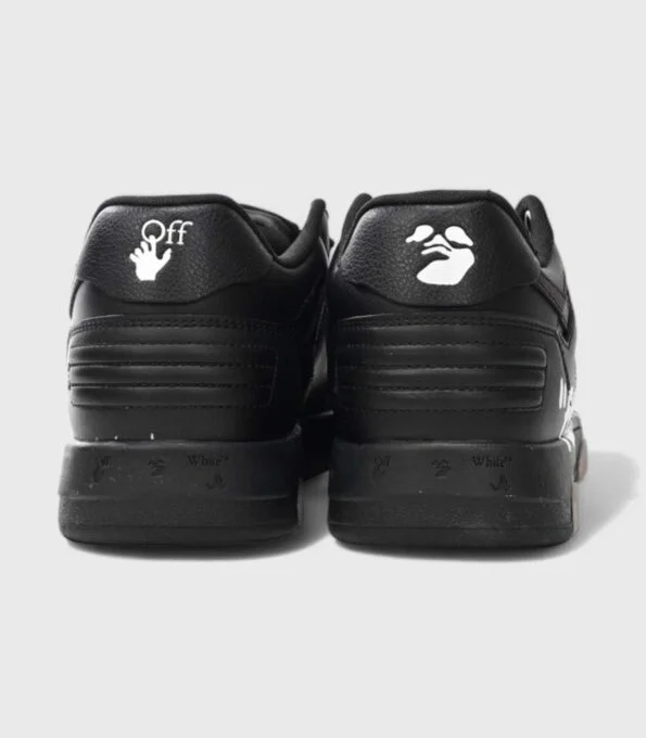 'For Walking Total Black'