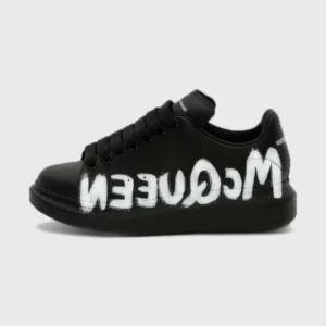 'Oversized Graffiti Black'