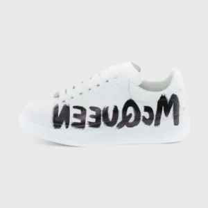 'Oversized Graffiti White'