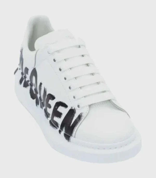 'Oversized Graffiti White'