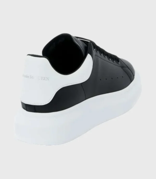 'Oversized White Black'