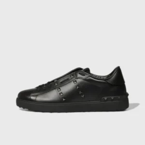 'Rockstud Total Black'
