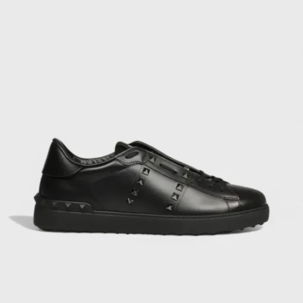 'Rockstud Total Black'