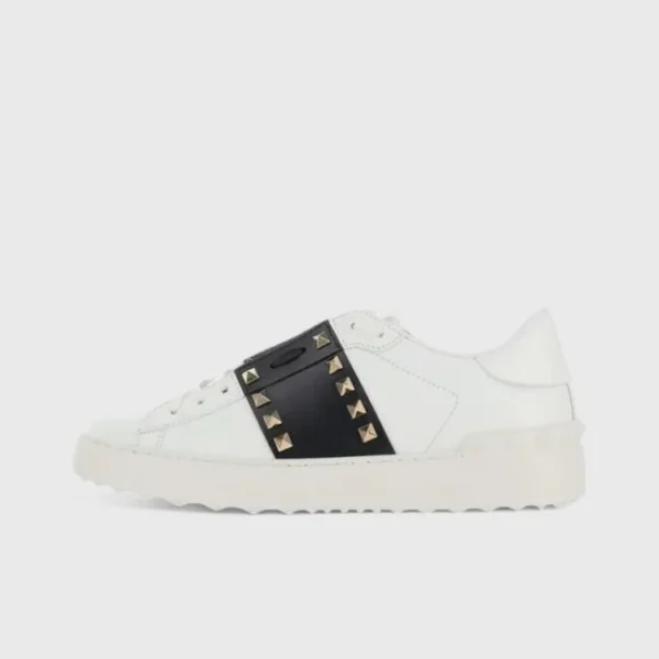 'Rockstud Black'