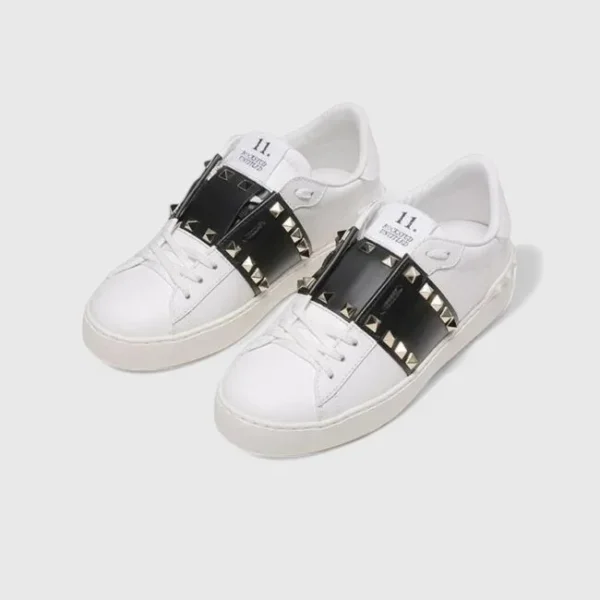 'Rockstud Black'