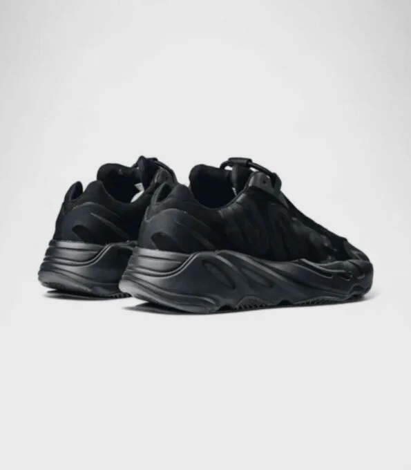 'MNVN Triple Black'